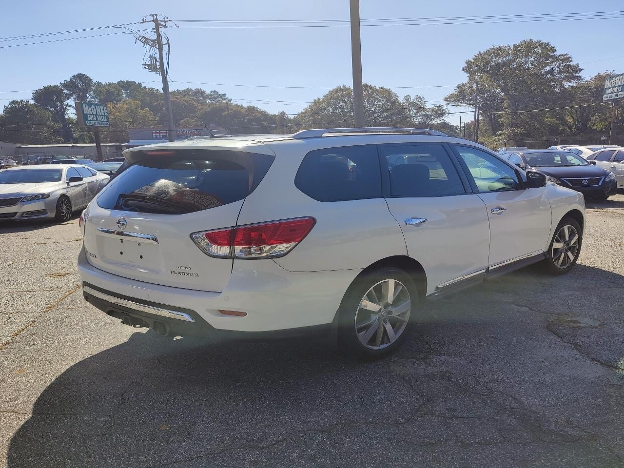 Nissan Pathfinder Platinum 4WD 2013