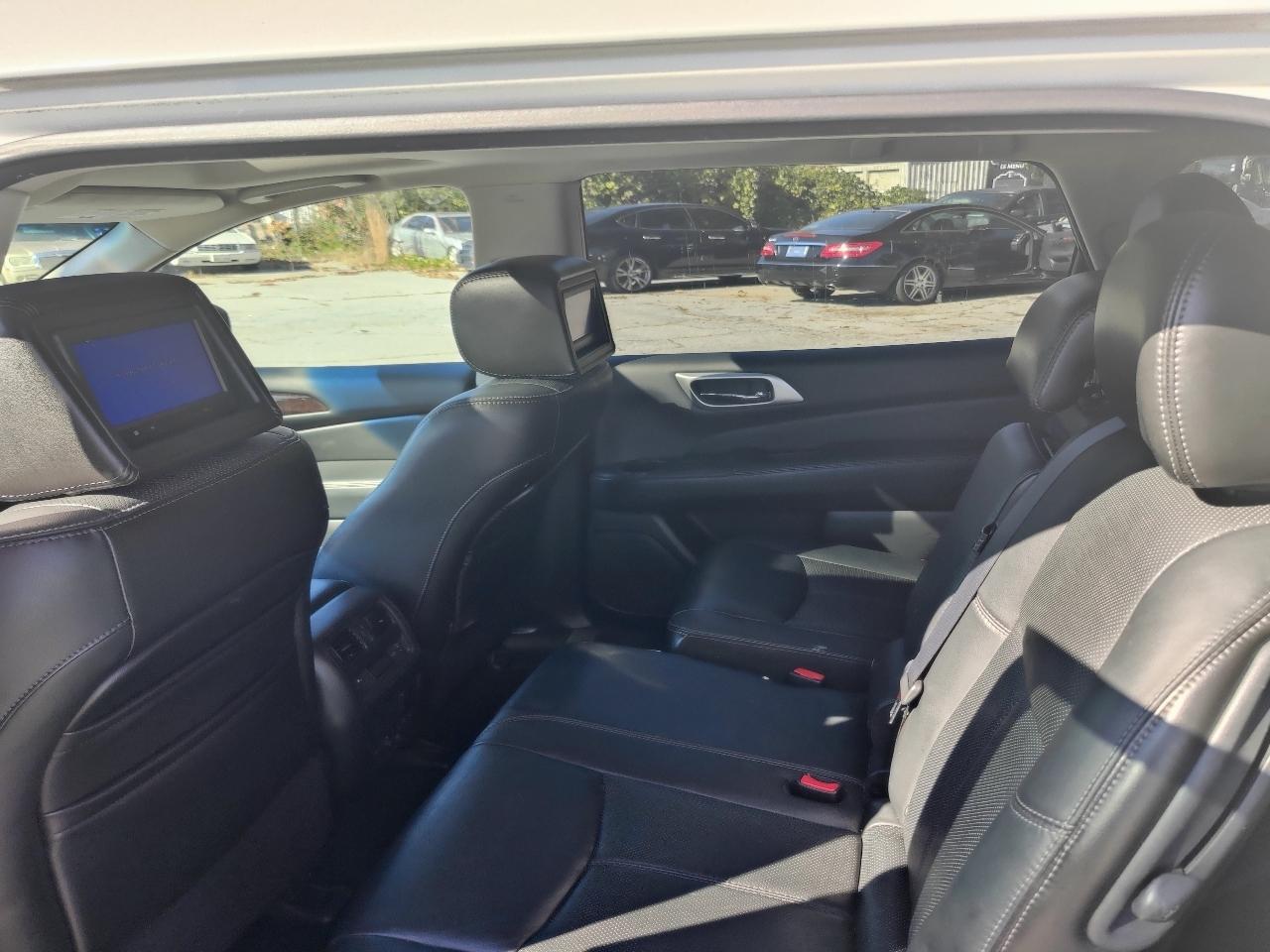 Nissan Pathfinder Platinum 4WD 2013