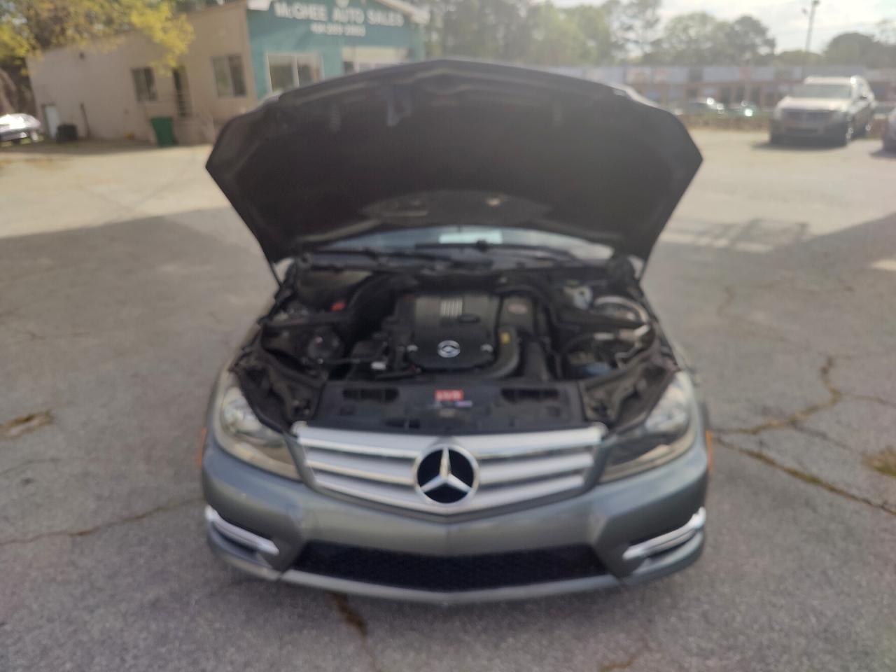 Mercedes-Benz C-Class C250 Luxury Sedan 2012