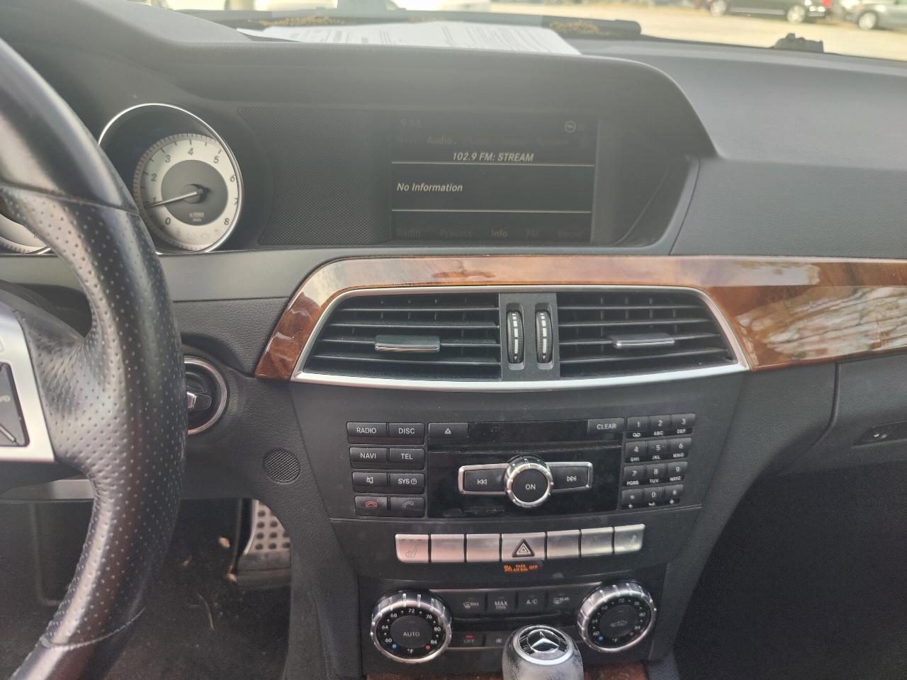 Mercedes-Benz C-Class C250 Luxury Sedan 2012