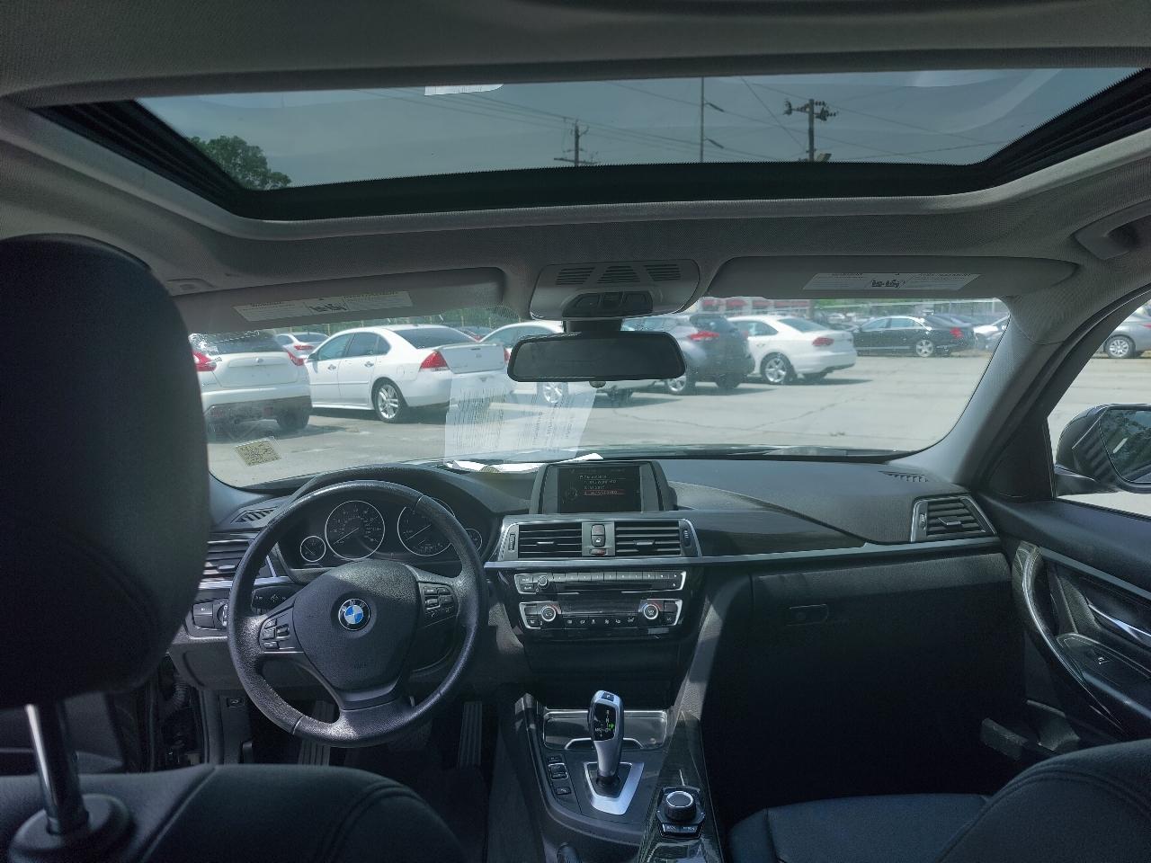 BMW 3-Series 320i Sedan 2016