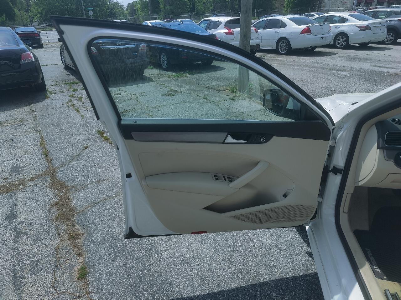 Volkswagen Passat SE 6A 2015