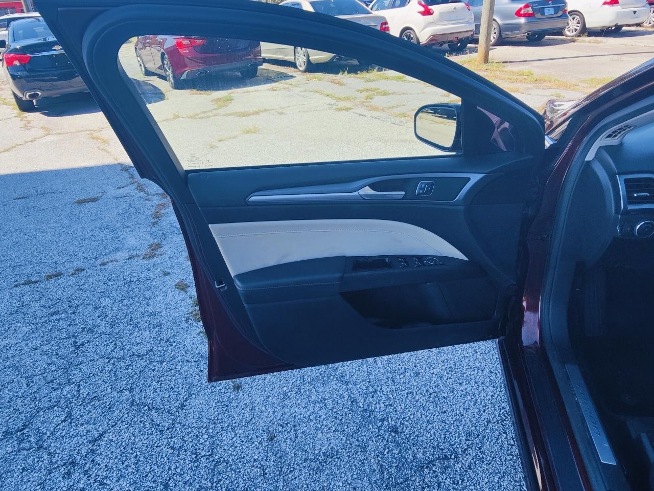 Ford Fusion photo 12