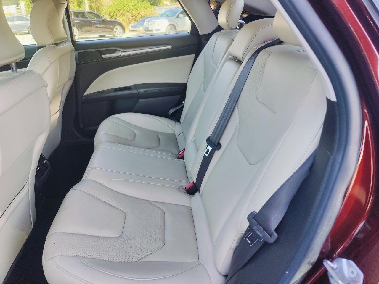 Ford Fusion photo 16