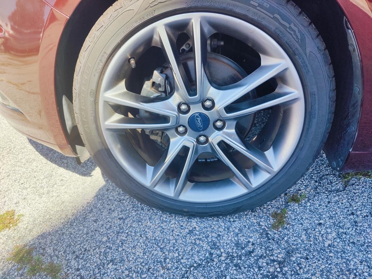 Ford Fusion photo 18