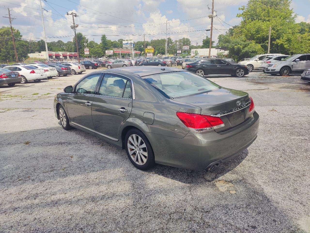 Toyota Avalon Base 2011