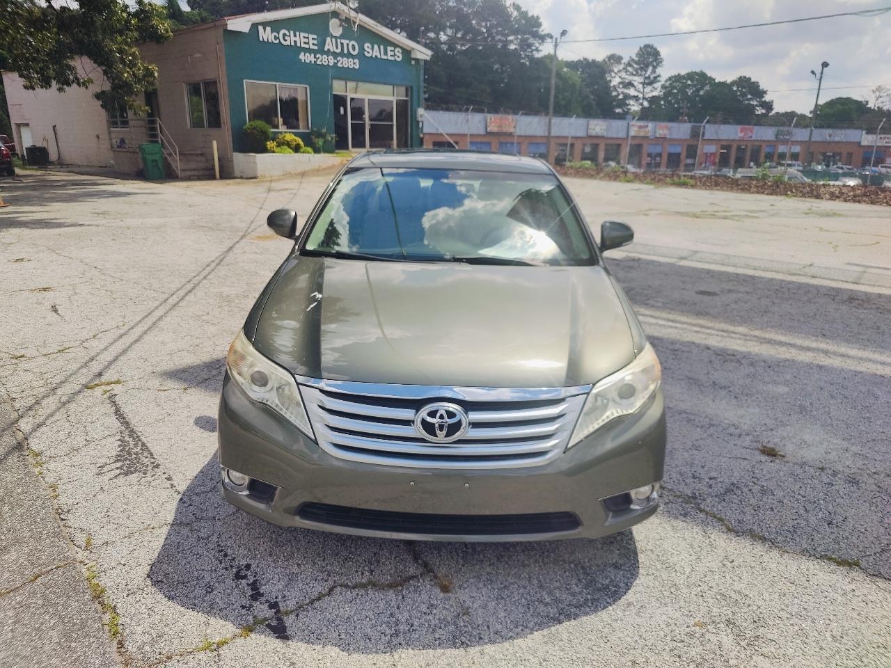 Toyota Avalon Base 2011