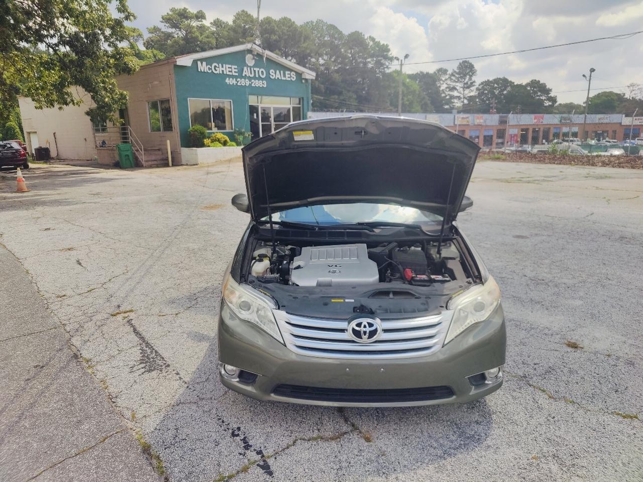 Toyota Avalon Base 2011