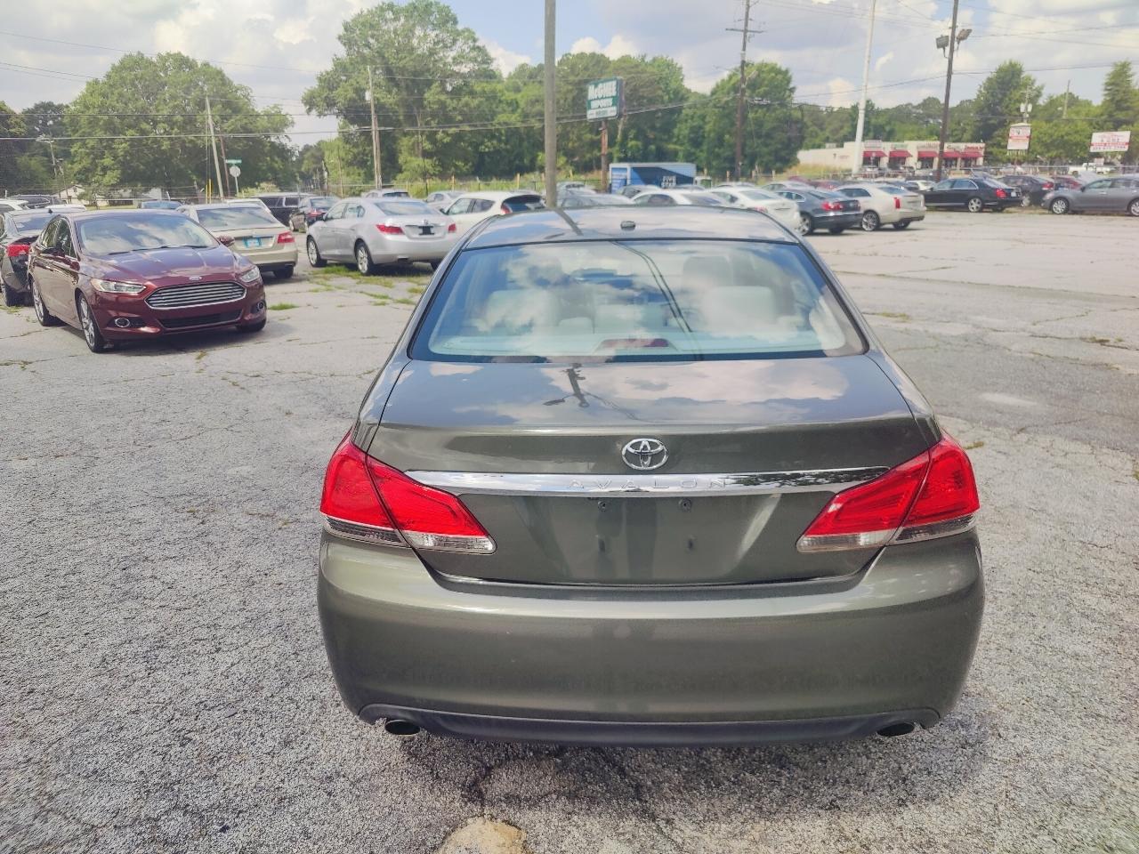Toyota Avalon Base 2011