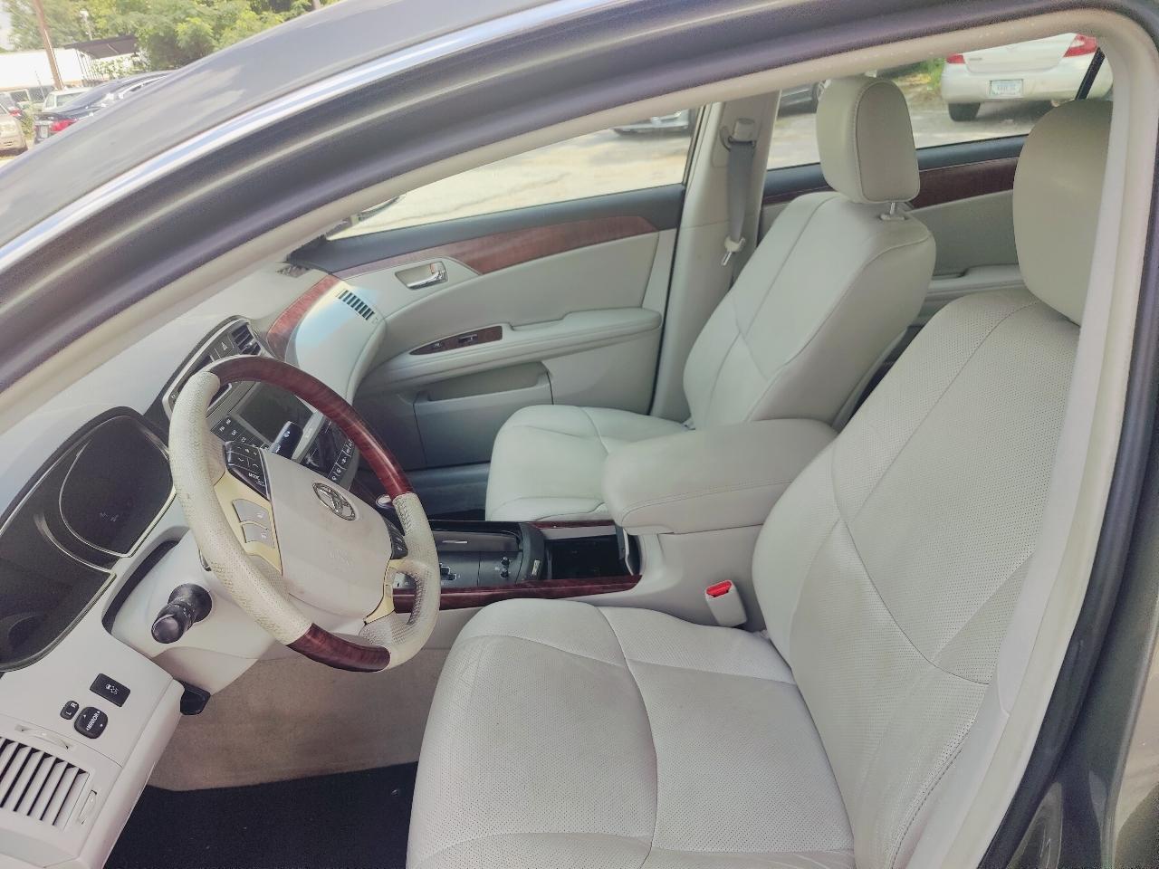 Toyota Avalon Base 2011