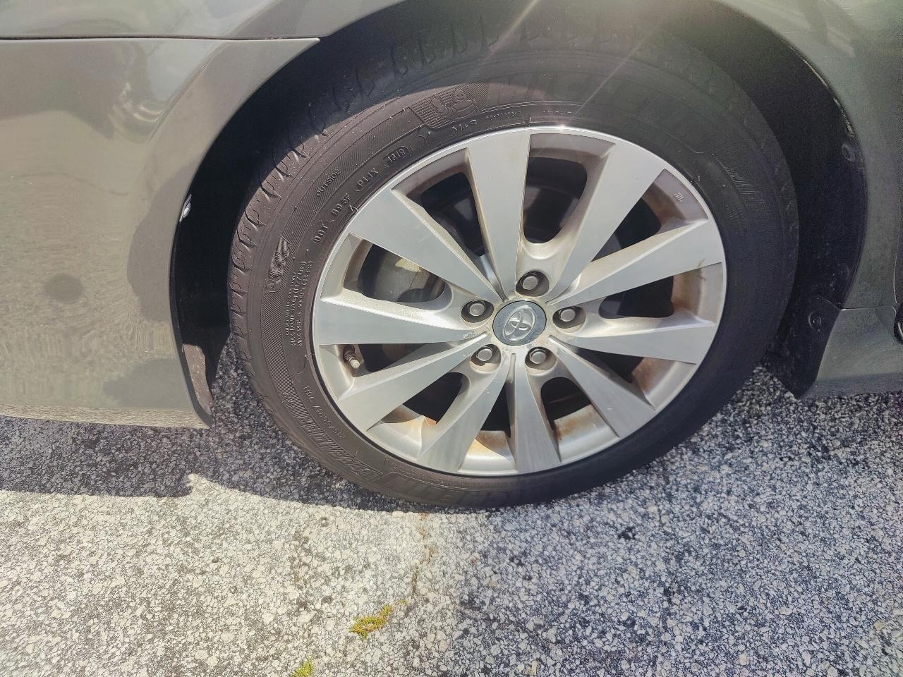 Toyota Avalon Base 2011