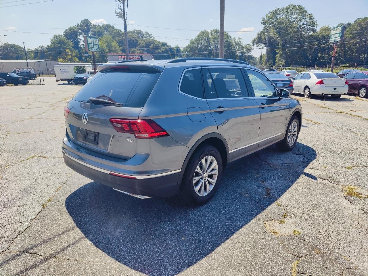 Volkswagen Tiguan SE 2018