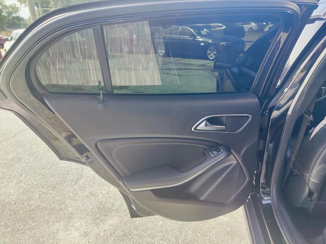 Mercedes-Benz GLA-Class GLA250 2019