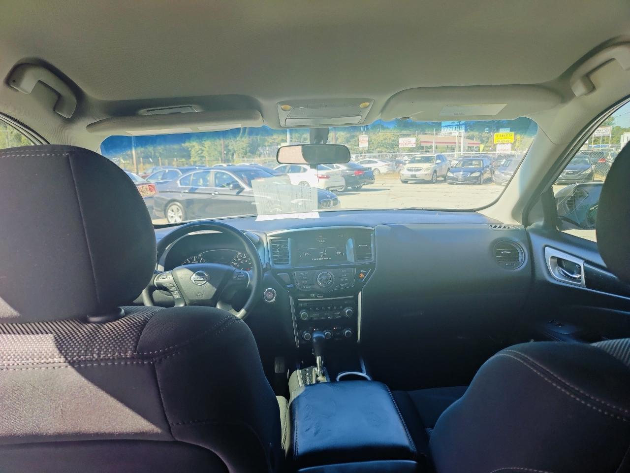 Nissan Pathfinder S 2020