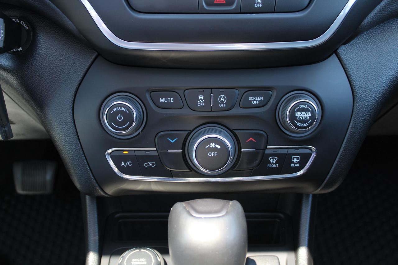 Jeep Cherokee Latitude 4WD 2022
