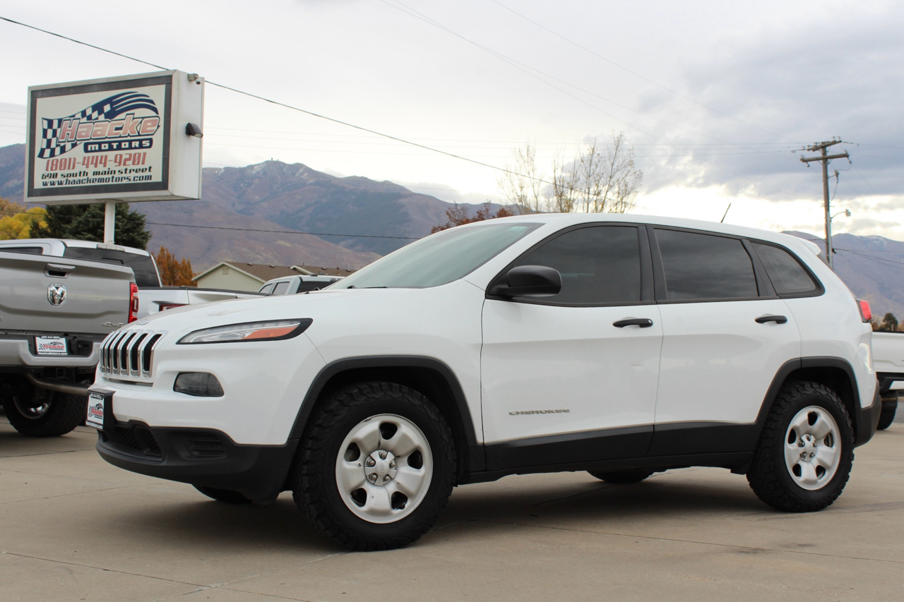 2017 Jeep Cherokee Sport photo 2