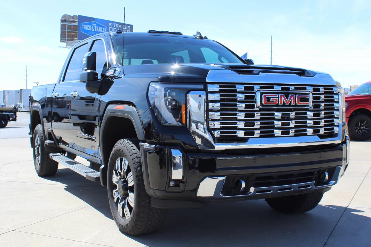 GMC Sierra 3500HD Denali Crew Cab 4WD 2024