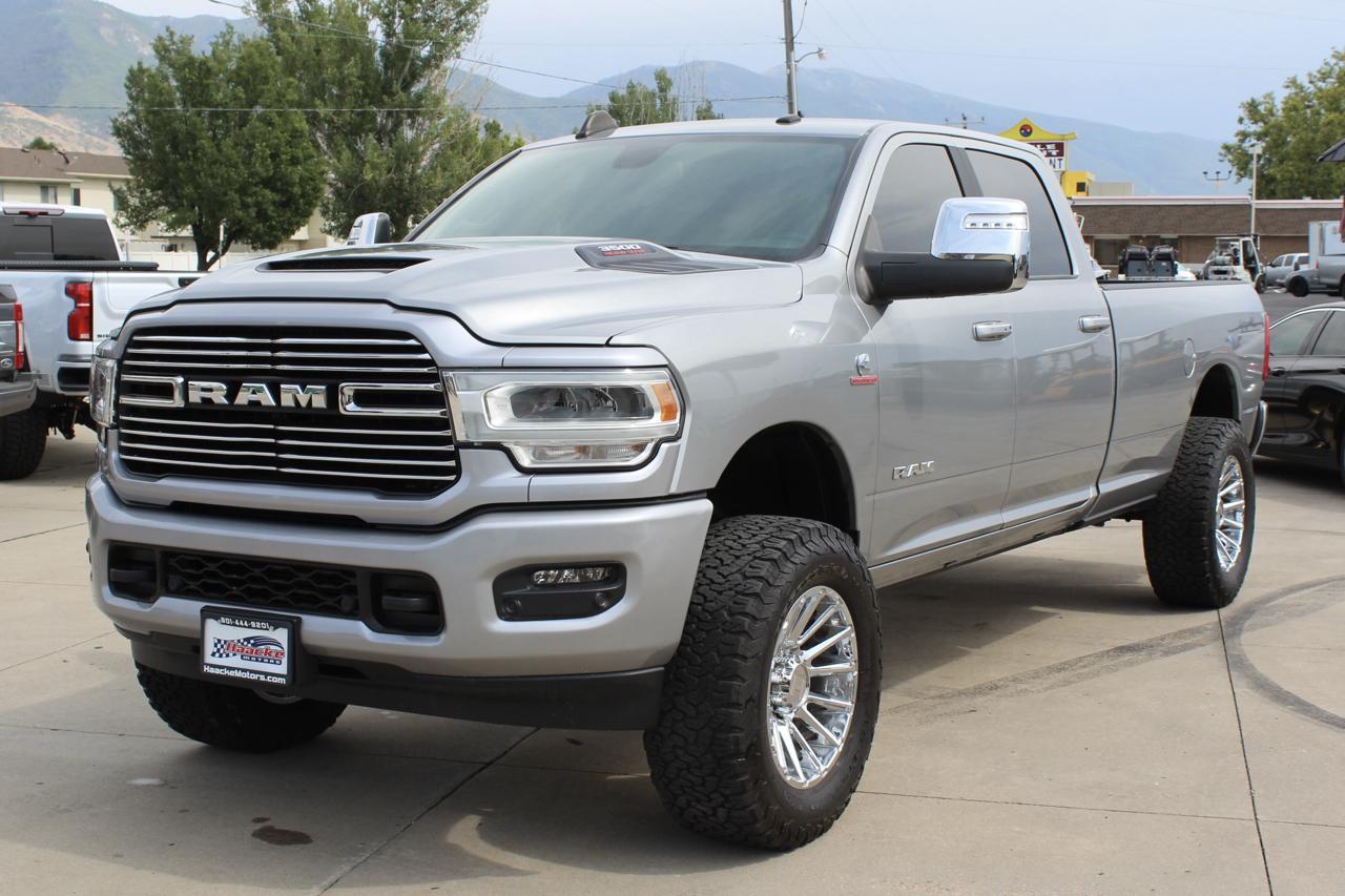 RAM 3500 Laramie Crew Cab 4WD 2024