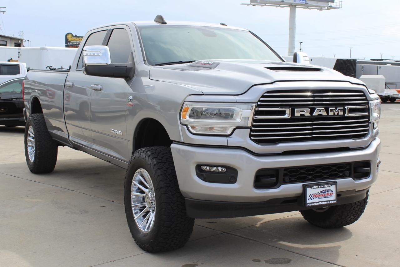 RAM 3500 Laramie Crew Cab 4WD 2024