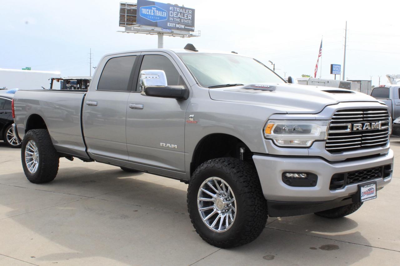 RAM 3500 Laramie Crew Cab 4WD 2024