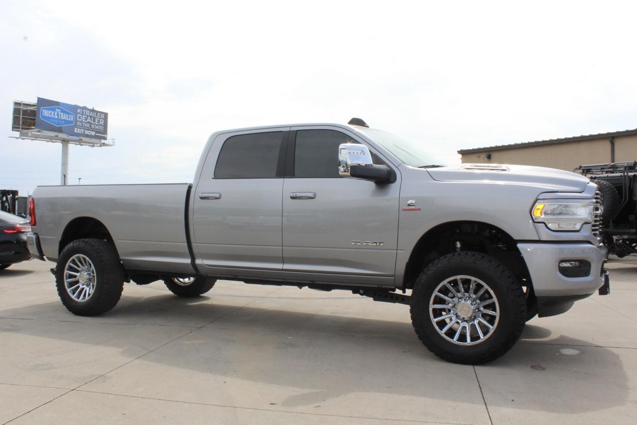 RAM 3500 Laramie Crew Cab 4WD 2024