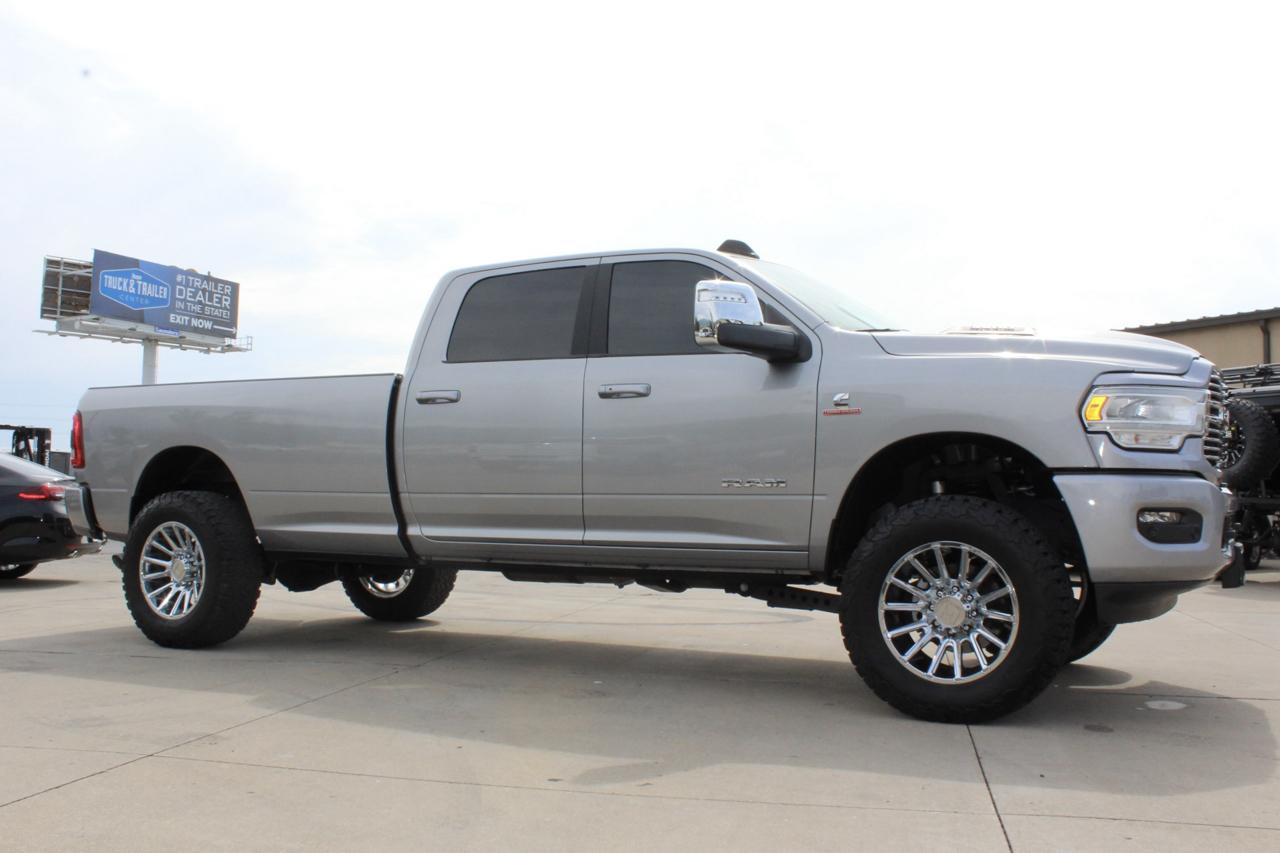 RAM 3500 Laramie Crew Cab 4WD 2024
