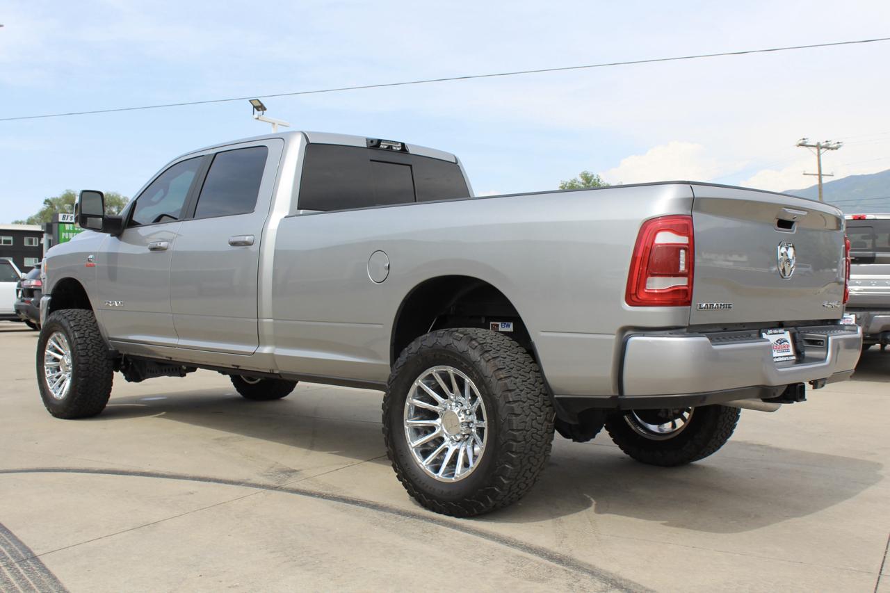 RAM 3500 Laramie Crew Cab 4WD 2024