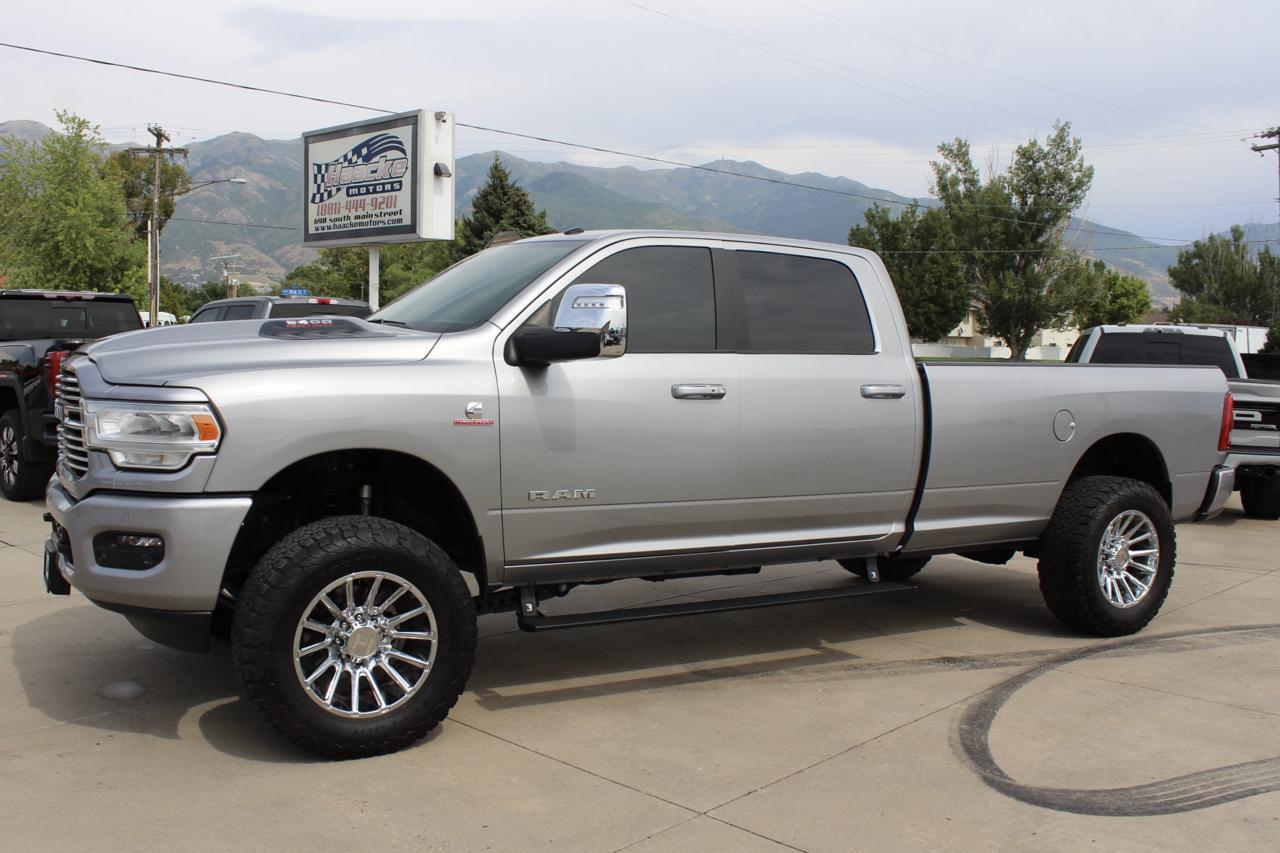 RAM 3500 Laramie Crew Cab 4WD 2024