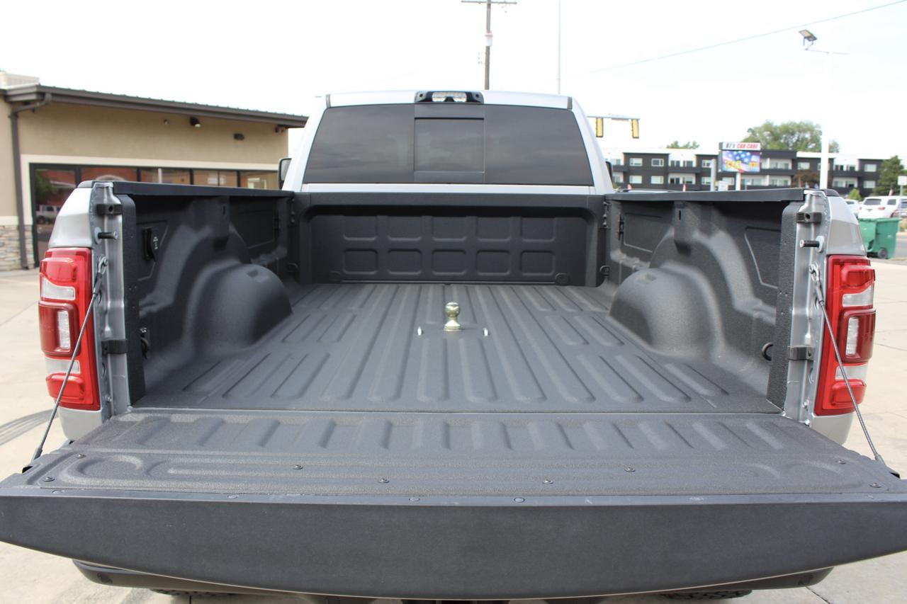 RAM 3500 Laramie Crew Cab 4WD 2024