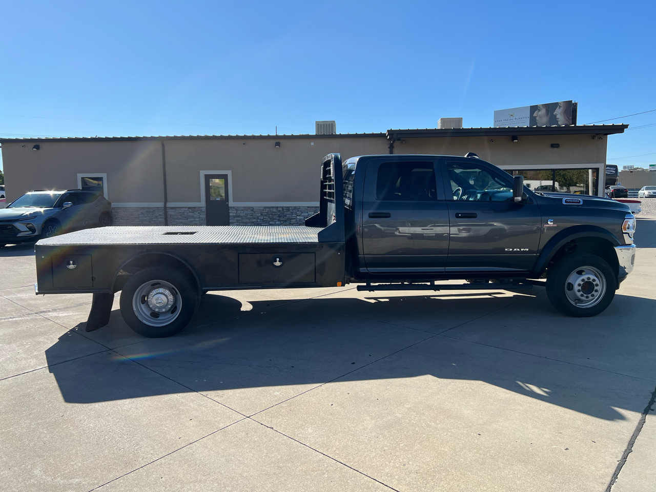 RAM 4500 Crew Cab LWB 2WD 2022 RAM 4500 Crew Cab LWB 2WD 2022