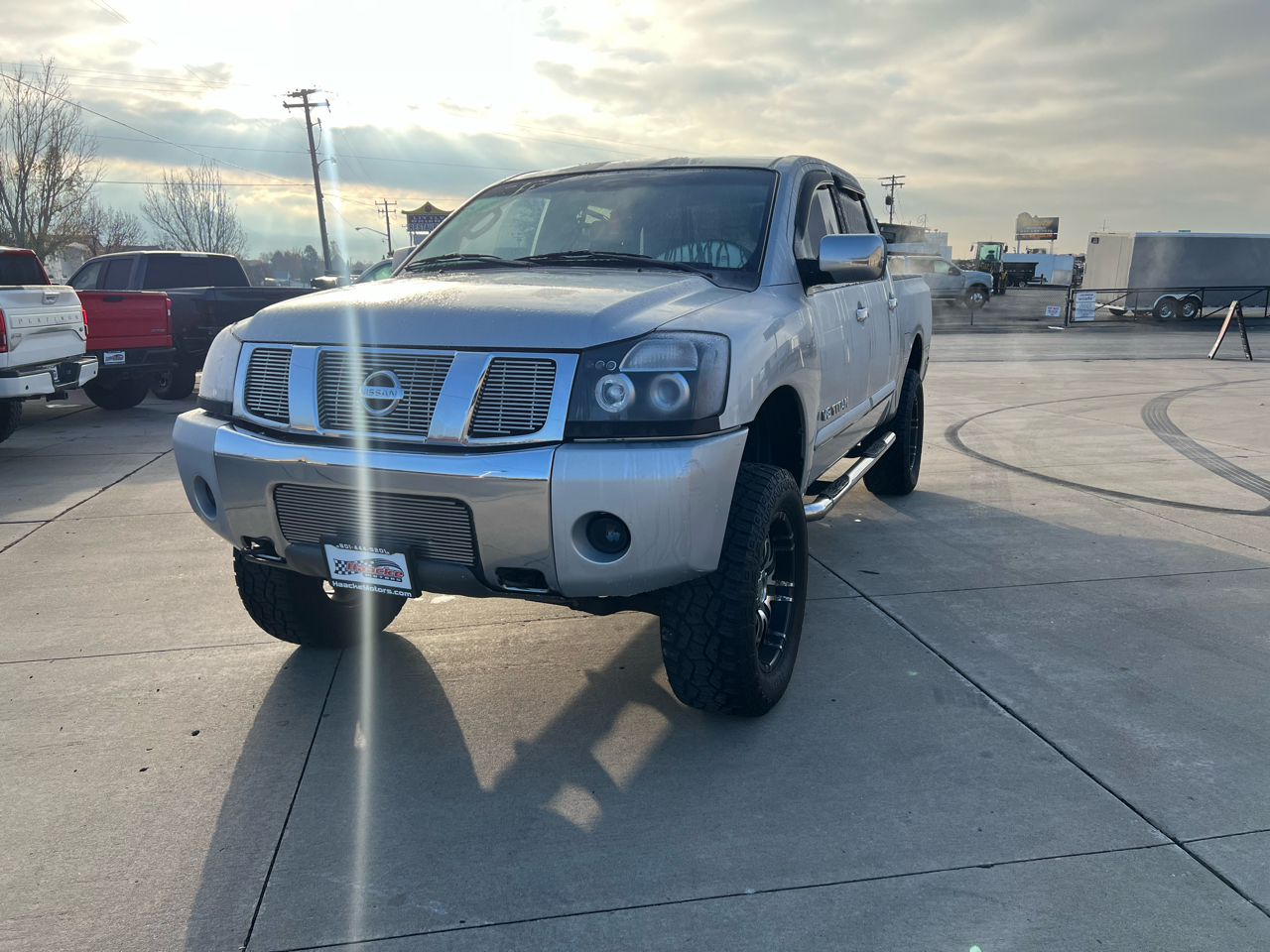 2006 Nissan Titan LE Crew Cab photo 2