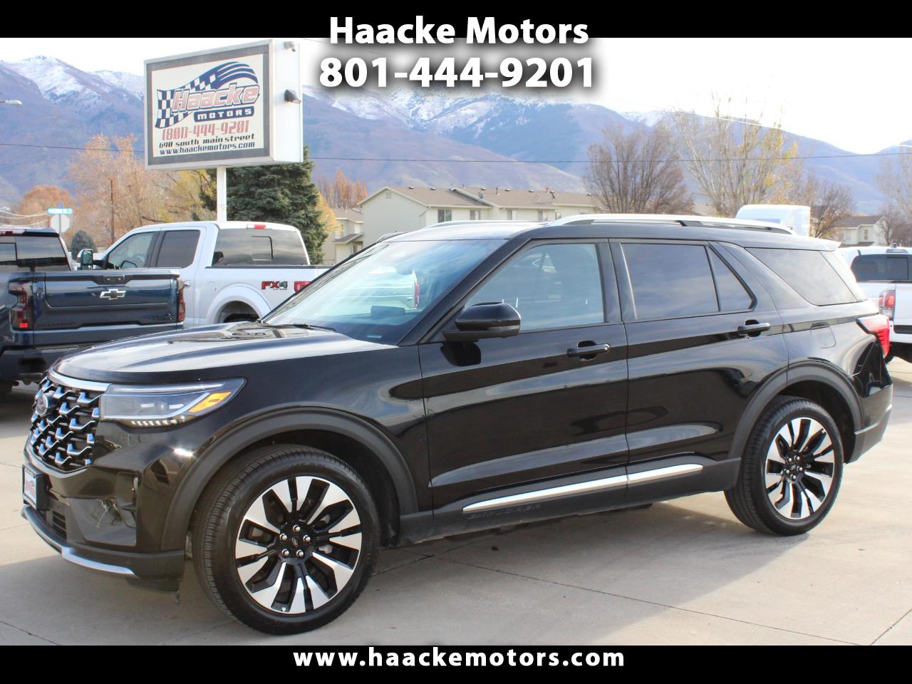 2025 Ford Explorer PLATINUM AWD