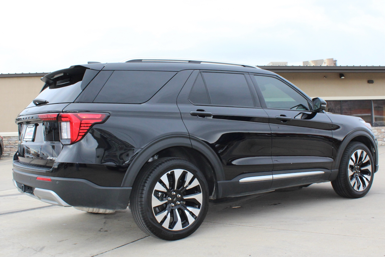 Ford Explorer Platinum AWD 2025