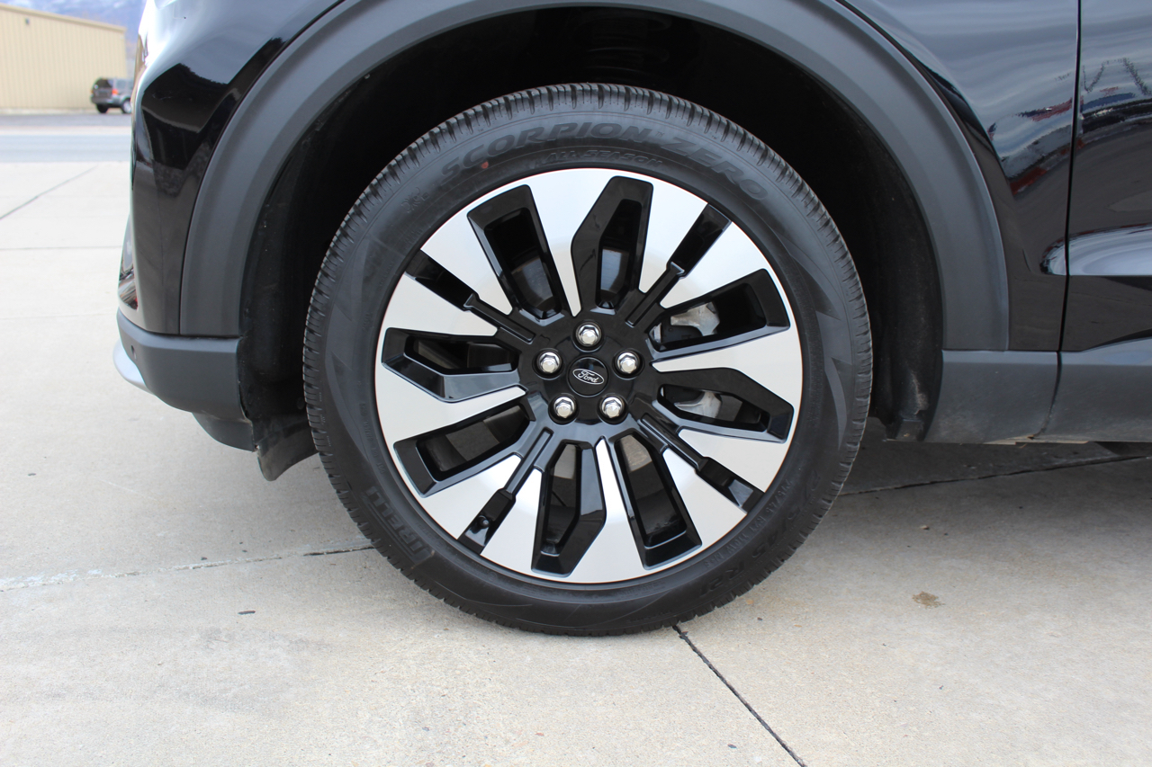 Ford Explorer Platinum AWD 2025