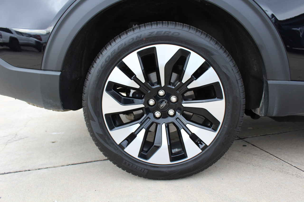 Ford Explorer Platinum AWD 2025