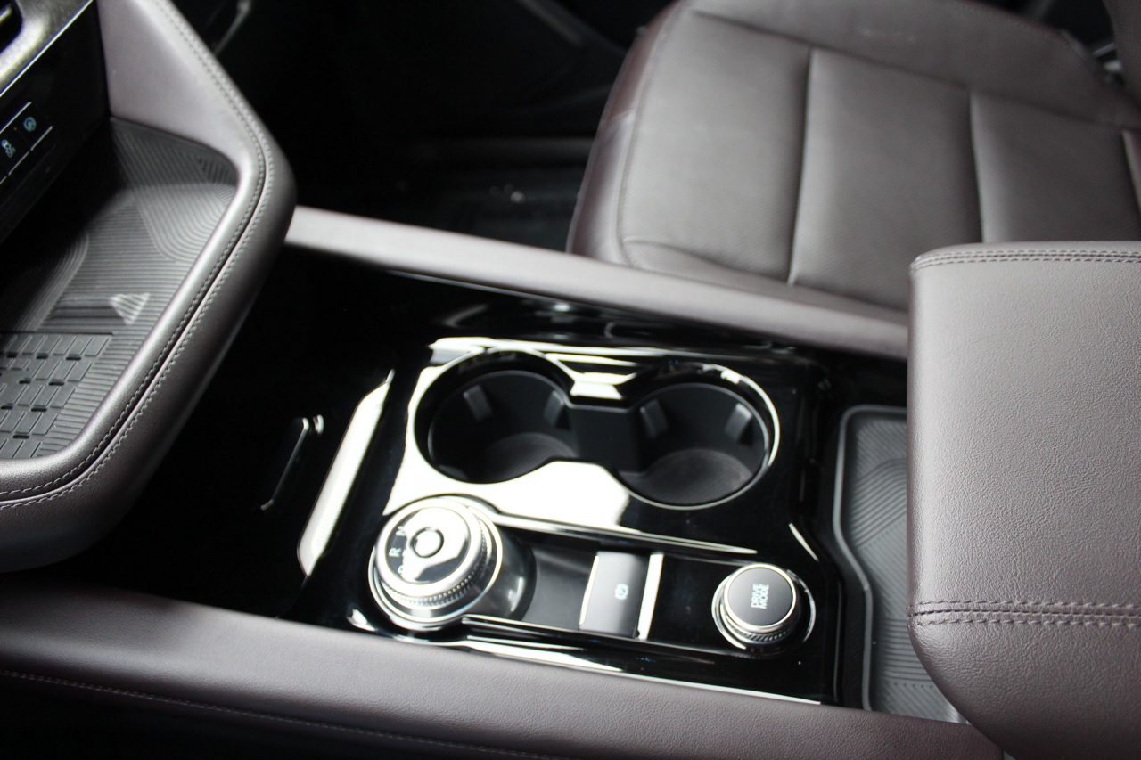 Ford Explorer Platinum AWD 2025