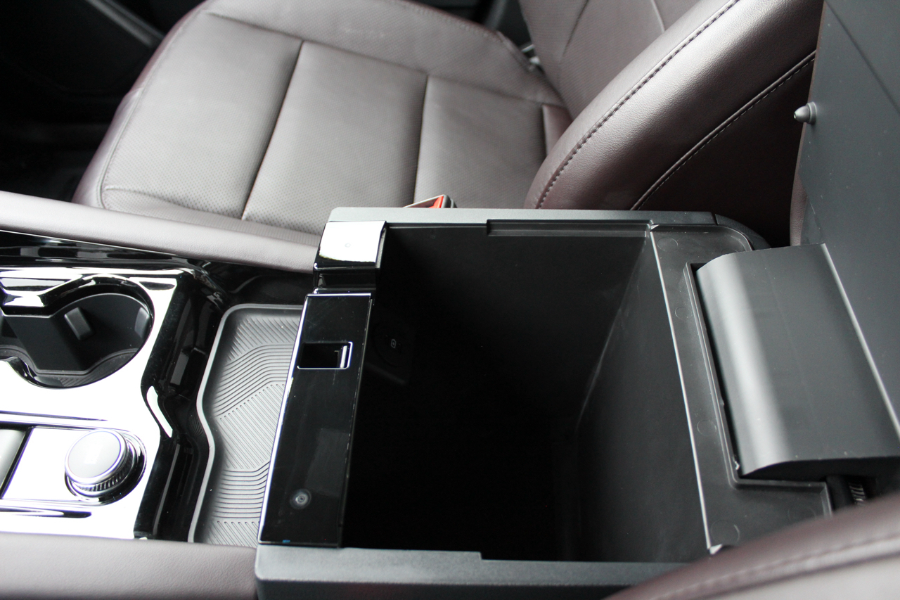 Ford Explorer Platinum AWD 2025