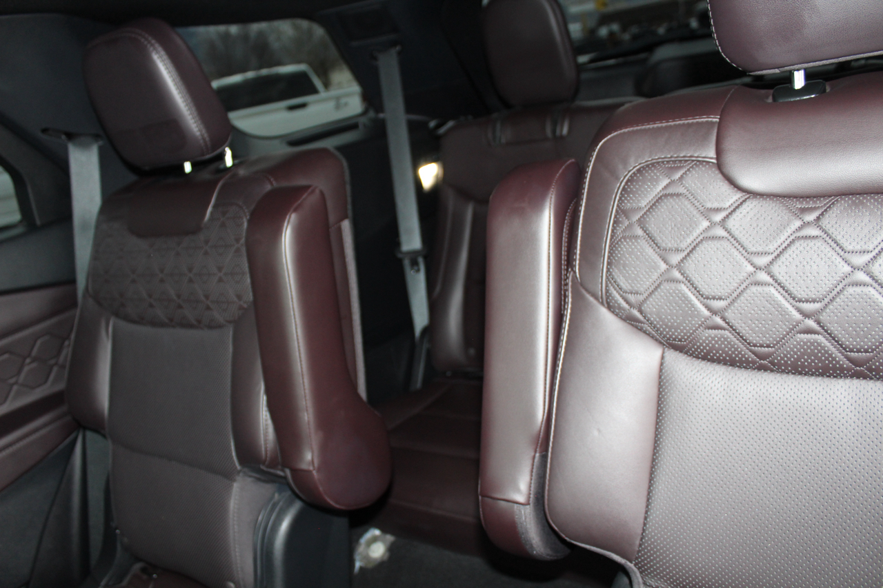 Ford Explorer Platinum AWD 2025