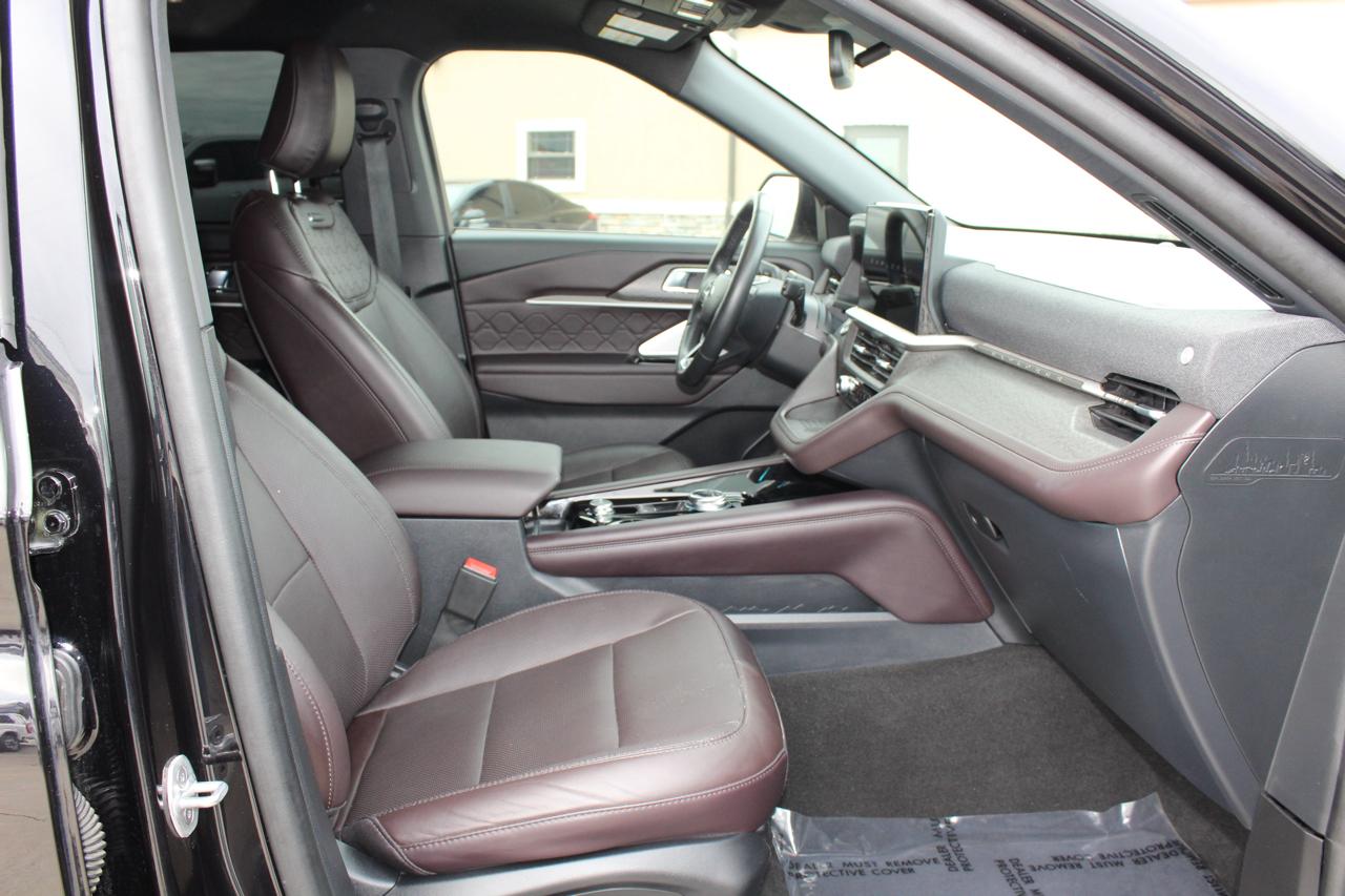 Ford Explorer Platinum AWD 2025