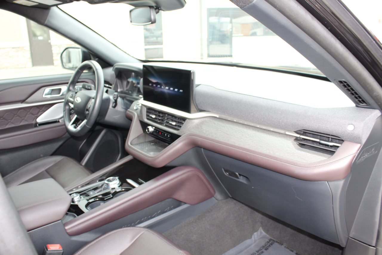 Ford Explorer Platinum AWD 2025