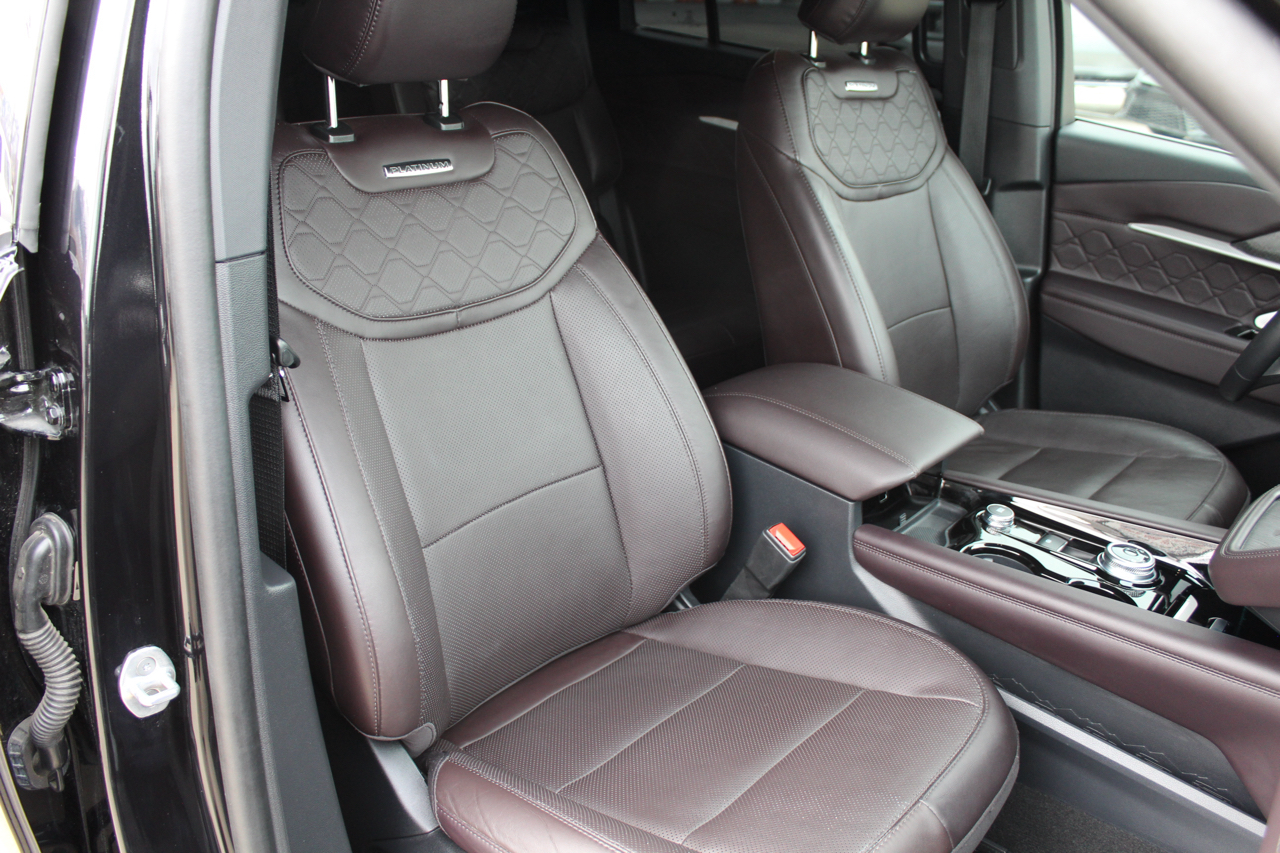 Ford Explorer Platinum AWD 2025