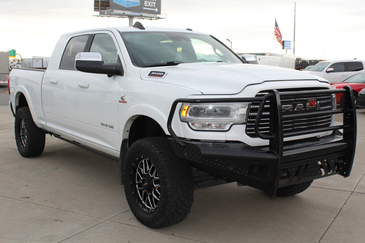 RAM 3500 Laramie Mega Cab 4WD 2022