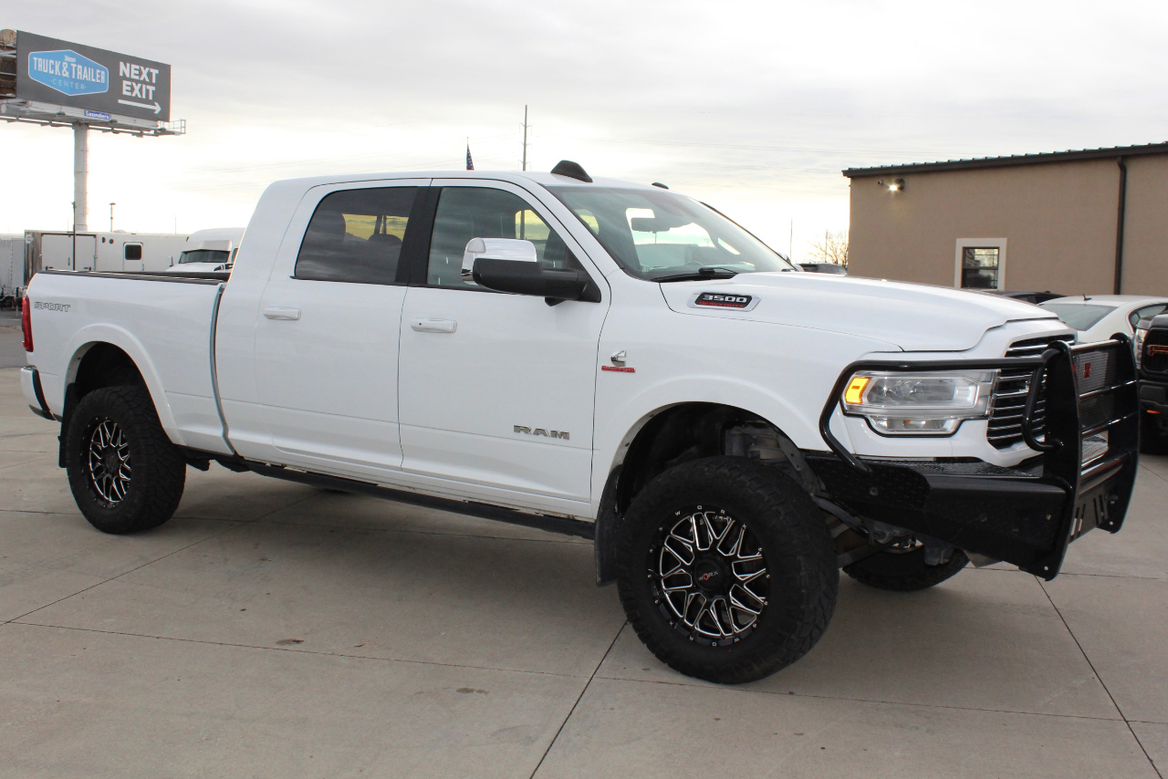 RAM 3500 Laramie Mega Cab 4WD 2022