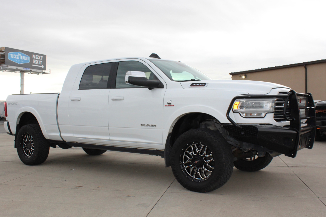 RAM 3500 Laramie Mega Cab 4WD 2022