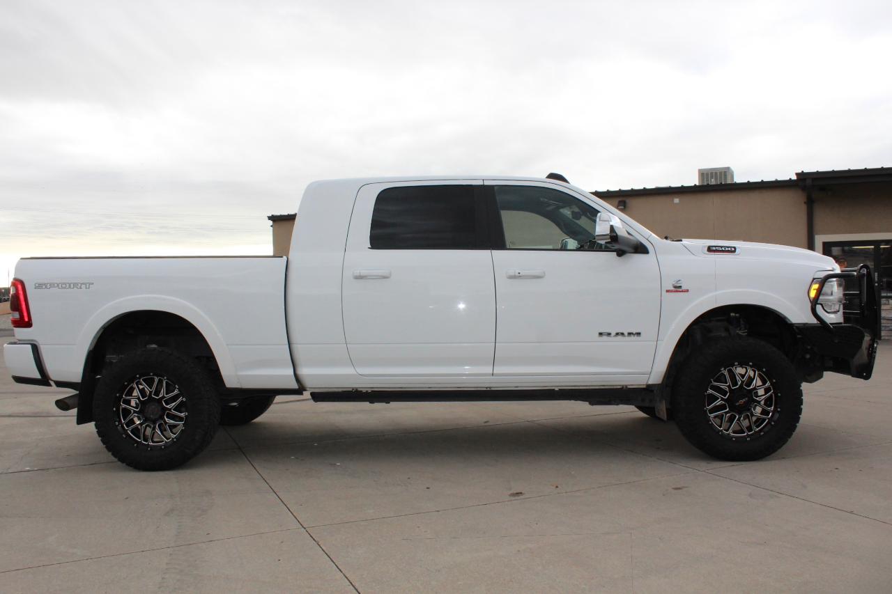 RAM 3500 Laramie Mega Cab 4WD 2022