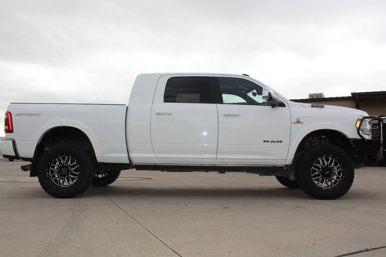 RAM 3500 Laramie Mega Cab 4WD 2022