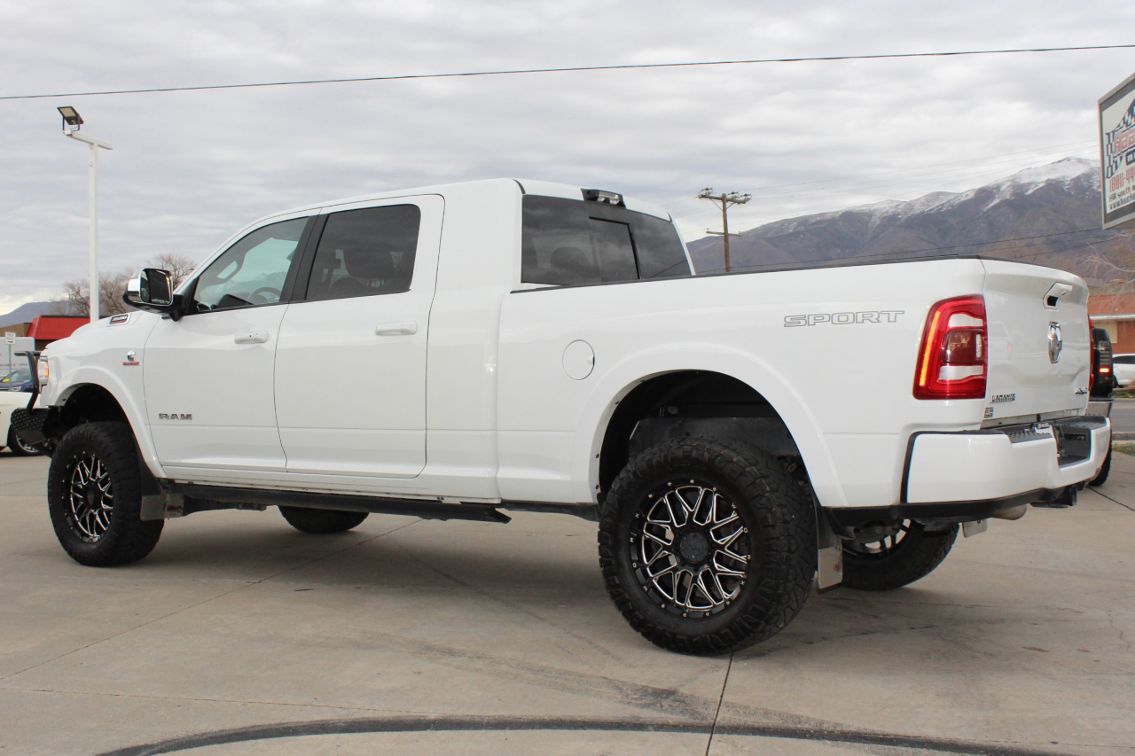 RAM 3500 Laramie Mega Cab 4WD 2022
