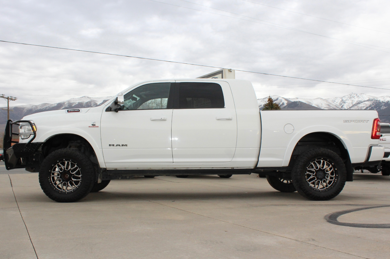 RAM 3500 Laramie Mega Cab 4WD 2022