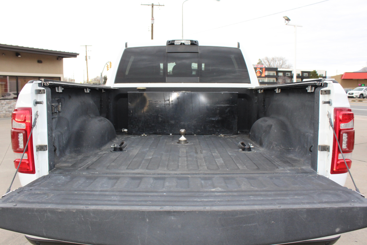 RAM 3500 Laramie Mega Cab 4WD 2022