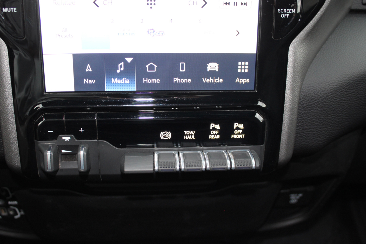 RAM 3500 Laramie Mega Cab 4WD 2022